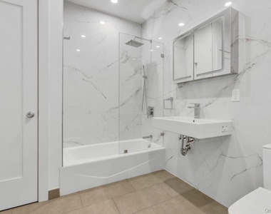 1431 Old Northern Boulevard - Photo Thumbnail 19