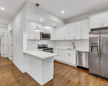 1431 Old Northern Boulevard - Photo Thumbnail 12