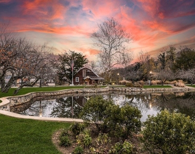 1431 Old Northern Boulevard - Photo Thumbnail 24