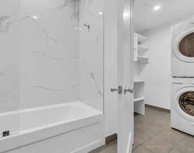 1431 Old Northern Boulevard - Photo Thumbnail 6