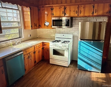 42 Vernon Avenue - Photo Thumbnail 1