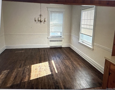 42 Vernon Avenue - Photo Thumbnail 2