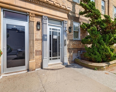 52 Florida Street - Photo Thumbnail 8