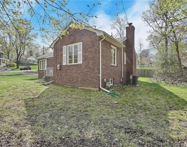 17 Brookside Avenue - Photo Thumbnail 13