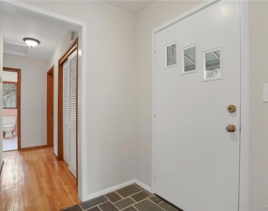17 Brookside Avenue - Photo Thumbnail 9