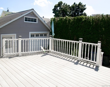 8903 249th Street - Photo Thumbnail 4