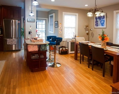 8903 249th Street - Photo Thumbnail 6