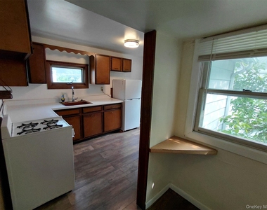 96 Clinton Avenue - Photo Thumbnail 9