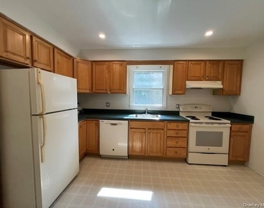 35 Sands Point Road - Photo Thumbnail 6