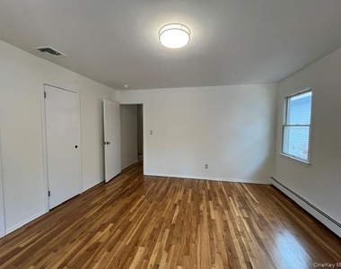 35 Sands Point Road - Photo Thumbnail 16