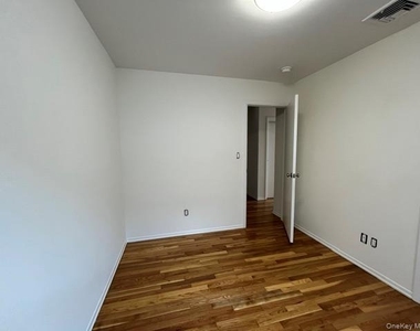 35 Sands Point Road - Photo Thumbnail 14