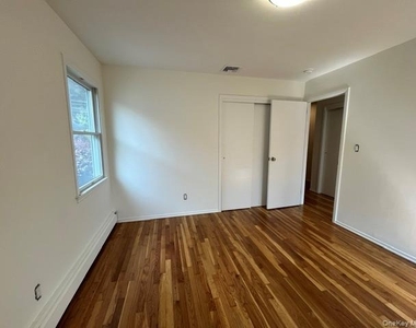 35 Sands Point Road - Photo Thumbnail 11