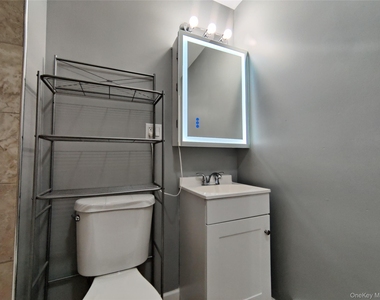 917-921 Violet Avenue - Photo Thumbnail 5