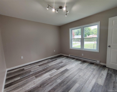 917-921 Violet Avenue - Photo Thumbnail 16