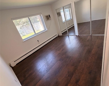994 Old Medford Avenue - Photo Thumbnail 5