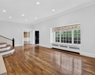 20 Earle Place - Photo Thumbnail 3