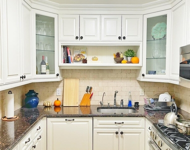 10 Cottage Place - Photo Thumbnail 7