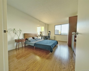 10 Cottage Place - Photo Thumbnail 3