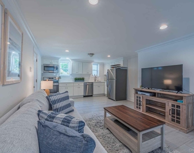 1215 W Park Avenue - Photo Thumbnail 4