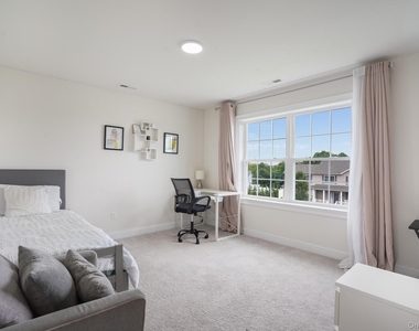 149 Stratford Drive - Photo Thumbnail 17