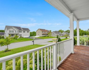 149 Stratford Drive - Photo Thumbnail 2