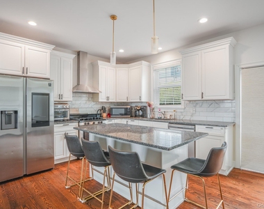 149 Stratford Drive - Photo Thumbnail 8