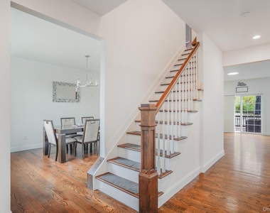149 Stratford Drive - Photo Thumbnail 4