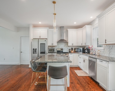 149 Stratford Drive - Photo Thumbnail 9