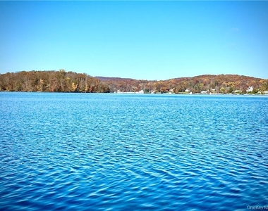 174 East Lake Boulevard - Photo Thumbnail 1