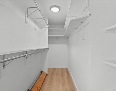174 East Lake Boulevard - Photo Thumbnail 7