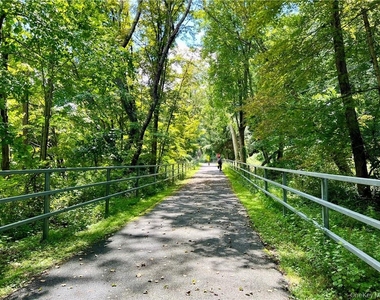 174 East Lake Boulevard - Photo Thumbnail 16