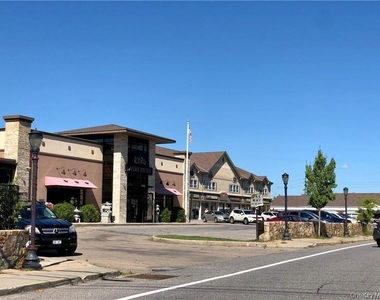 174 East Lake Boulevard - Photo Thumbnail 12