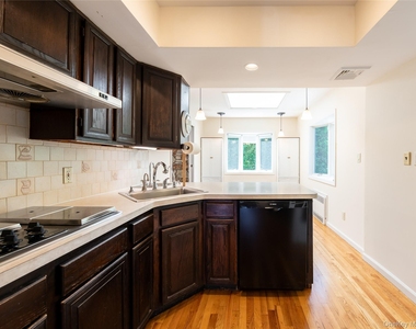 91 Pickwick Road - Photo Thumbnail 15