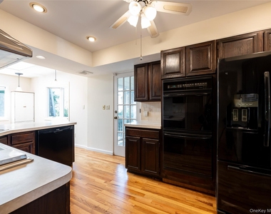 91 Pickwick Road - Photo Thumbnail 14