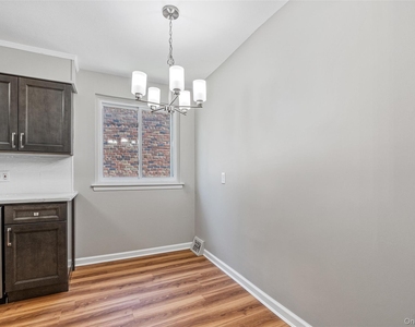 175-03 Peck Avenue - Photo Thumbnail 9
