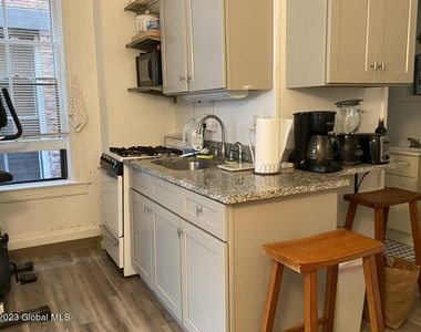 588 Madison Avenue - Photo Thumbnail 7