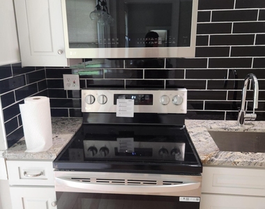 199 Milton Avenue - Photo Thumbnail 8