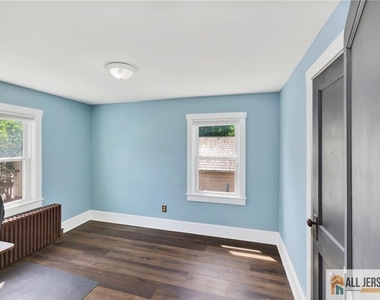 12 Capner Street - Photo Thumbnail 16