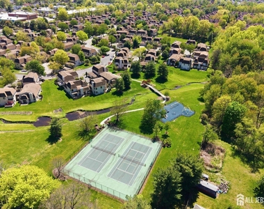 79 Park Gate Drive - Photo Thumbnail 8