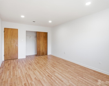1719 Raspberry Court - Photo Thumbnail 21