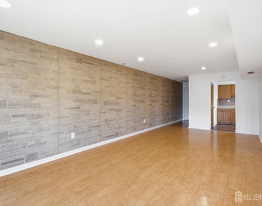 1719 Raspberry Court - Photo Thumbnail 11