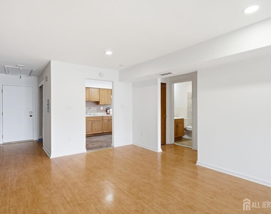 1719 Raspberry Court - Photo Thumbnail 12