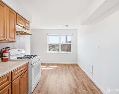 1719 Raspberry Court - Photo Thumbnail 17