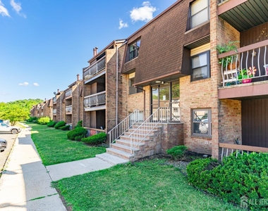 1719 Raspberry Court - Photo Thumbnail 3