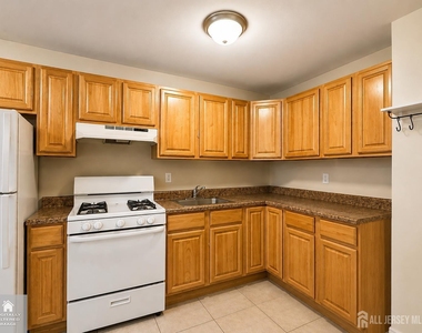 10 Lake Avenue - Photo Thumbnail 4