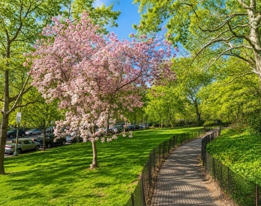280 Riverside Drive - Photo Thumbnail 12