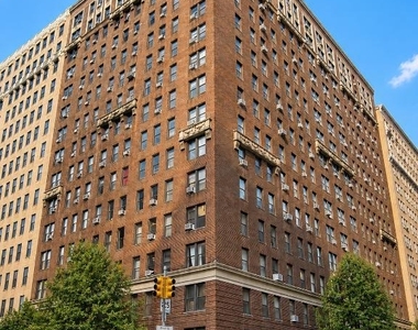 900 W End Avenue - Photo Thumbnail 6