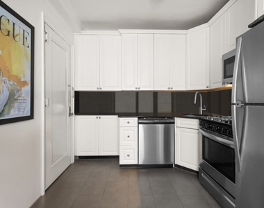 900 W End Avenue - Photo Thumbnail 1