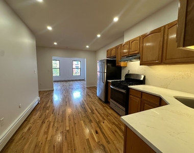 224 Sackett Street - Photo Thumbnail 2