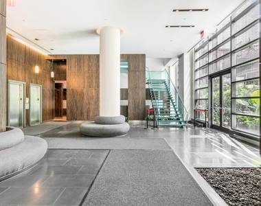 310 W 52nd Street - Photo Thumbnail 11